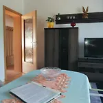 2 公寓 *